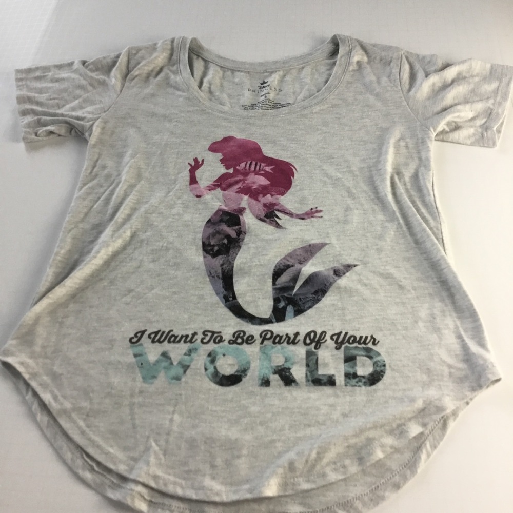 4/$16 π§ββοΈ Little Mermaid Tee Small - Picture 3 of 4